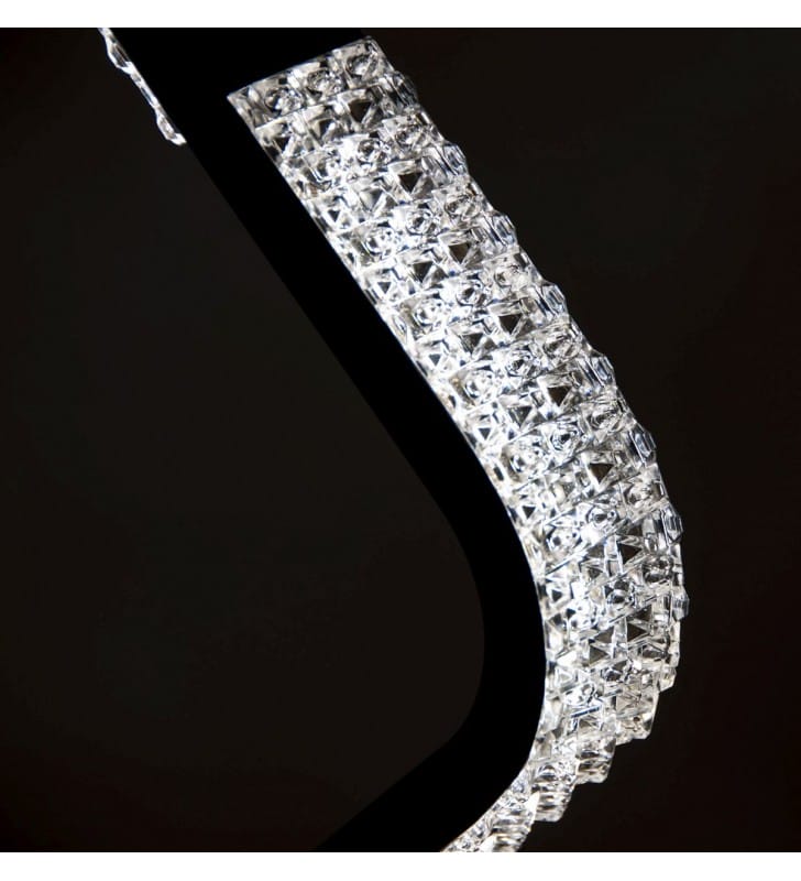 Pojedyncza czarna lampa wisząca Hild klosz romb ozdobiony akrylowymi kryształkami 4000K np. do sypialni przy łóżku