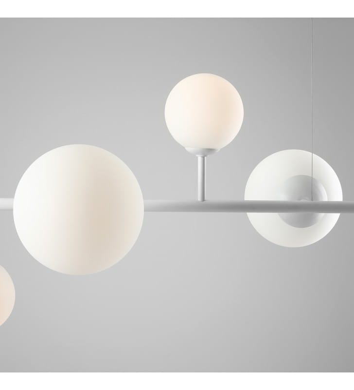 Lampa wisząca Dione biała pozioma 6 okrągłych szklanych kloszy