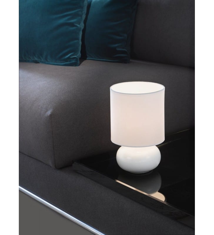Mała biała lampa stołowa nocna Trondio ceramiczna podstawa